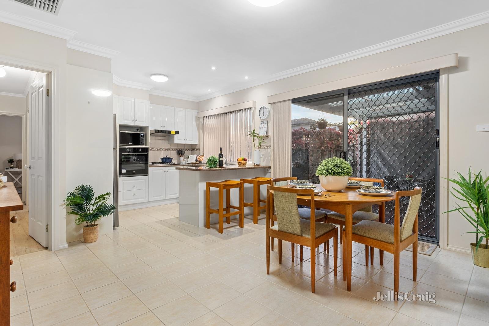 22 Talford Street, Doncaster East image 6