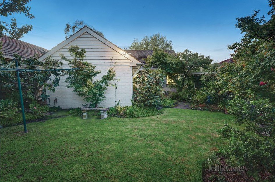 22 Taurus Street, Balwyn North image 6