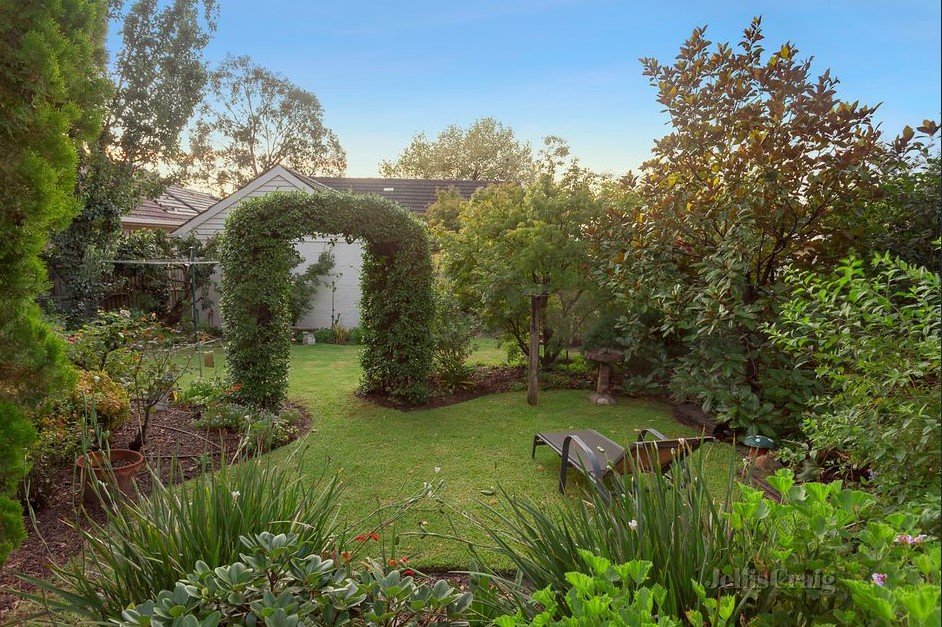 22 Taurus Street, Balwyn North image 7