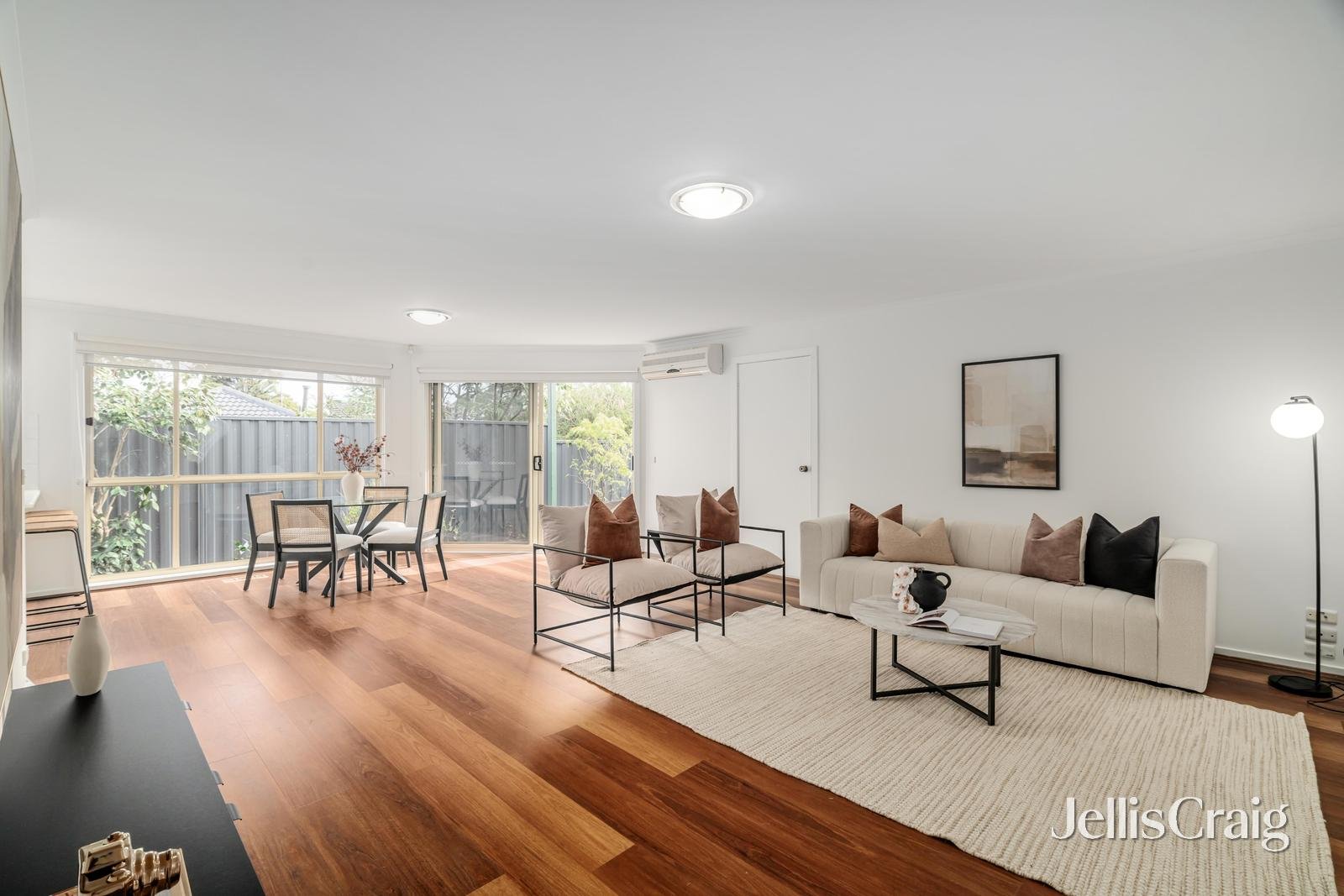 22 The Quadrangle, Glen Waverley image 2