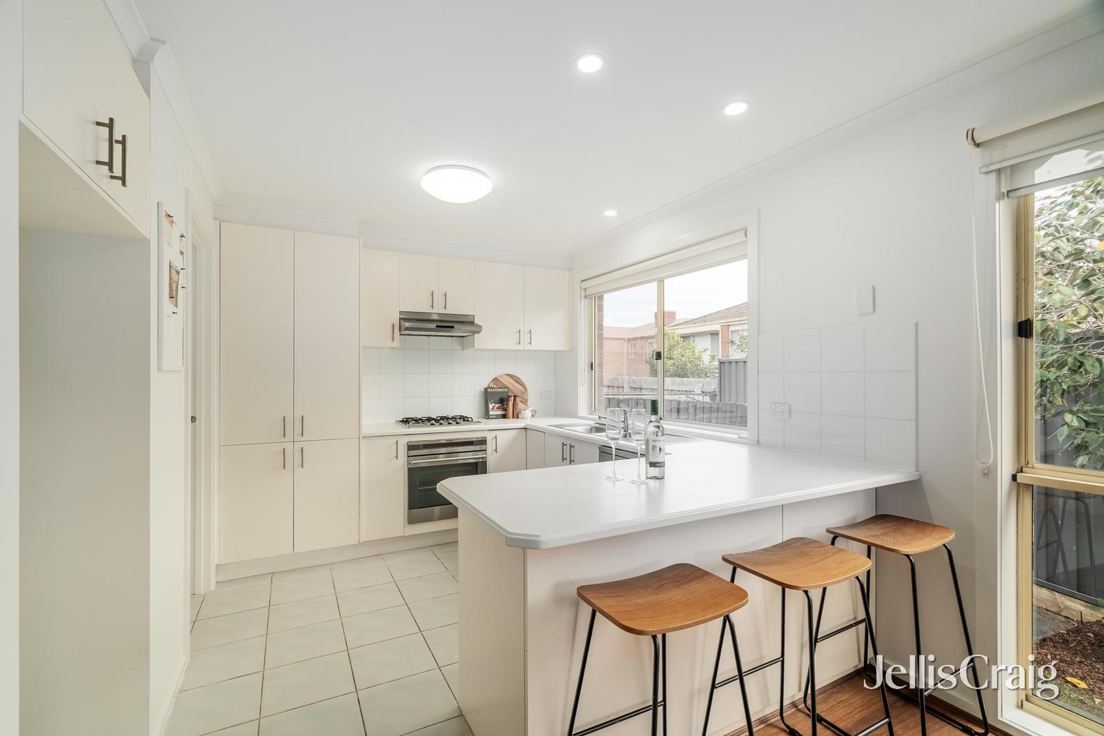22 The Quadrangle, Glen Waverley image 4
