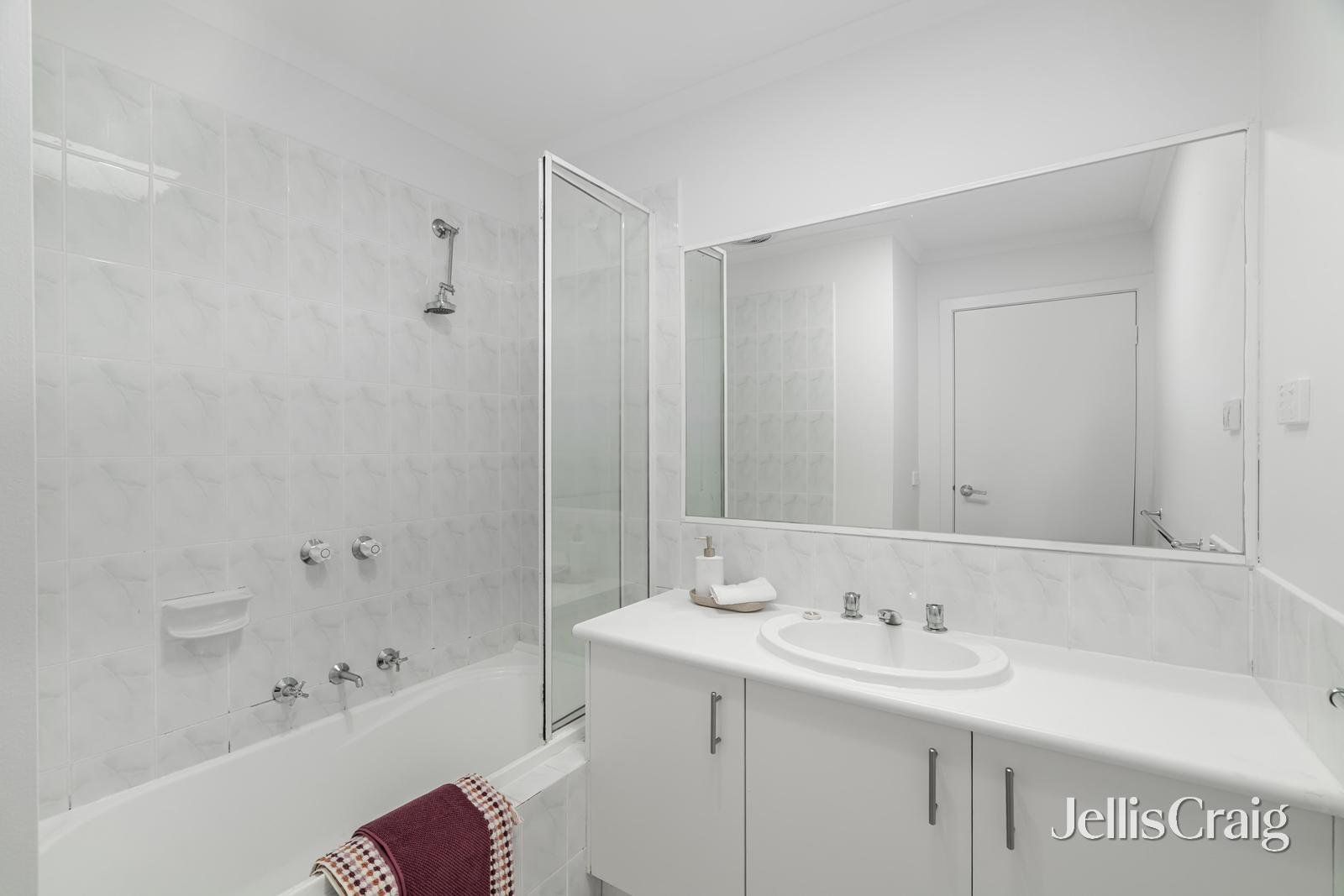 22 The Quadrangle, Glen Waverley image 8