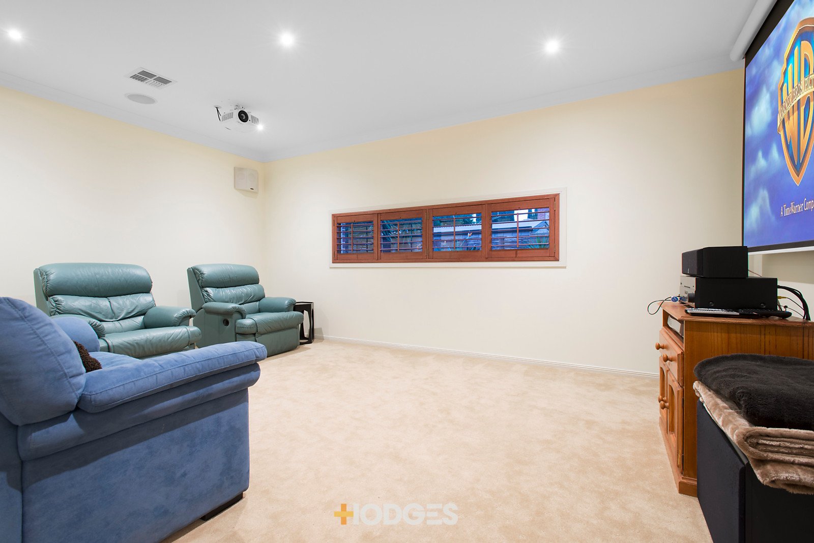 22 Treasury Place, Taylors Hill image 5