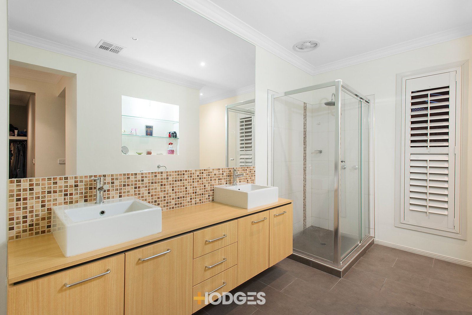 22 Treasury Place, Taylors Hill image 9