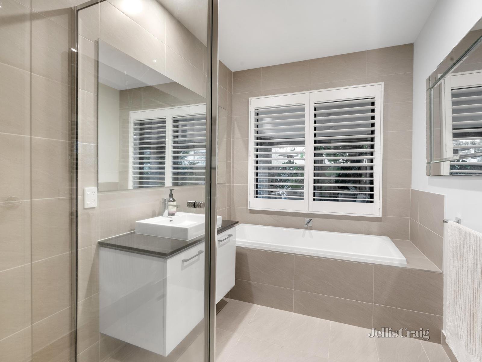 22 Verene Avenue, Templestowe Lower image 12