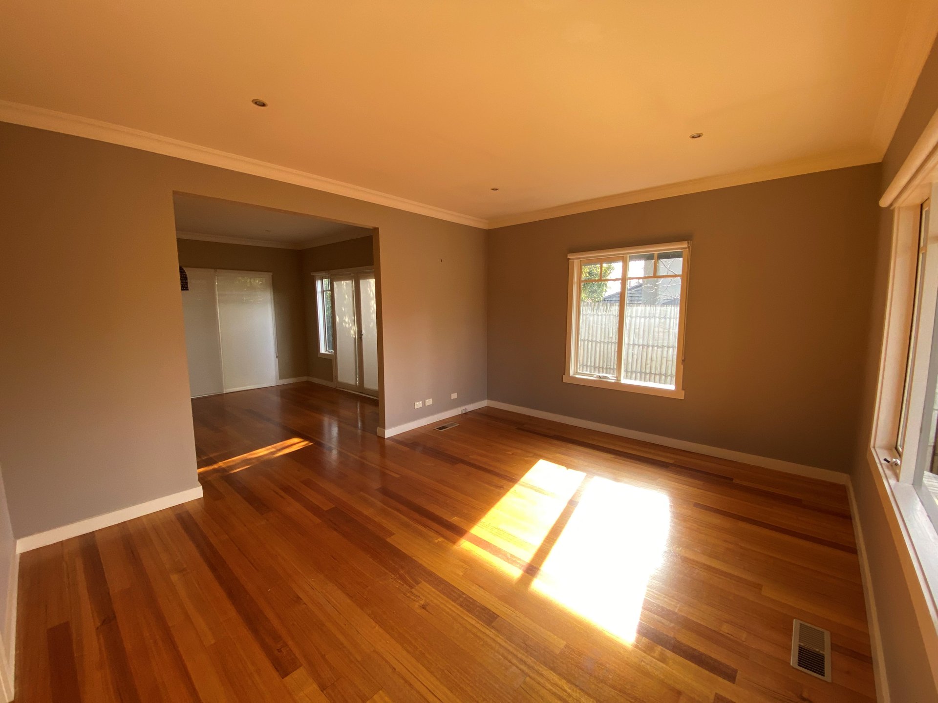 2/2 Victoria Street, Ringwood East image 4