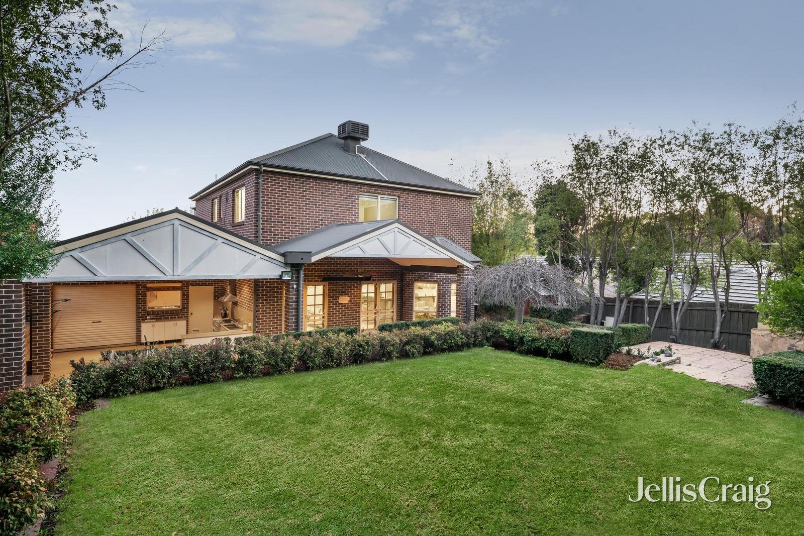 22 Viewgrand Way, Greensborough image 13