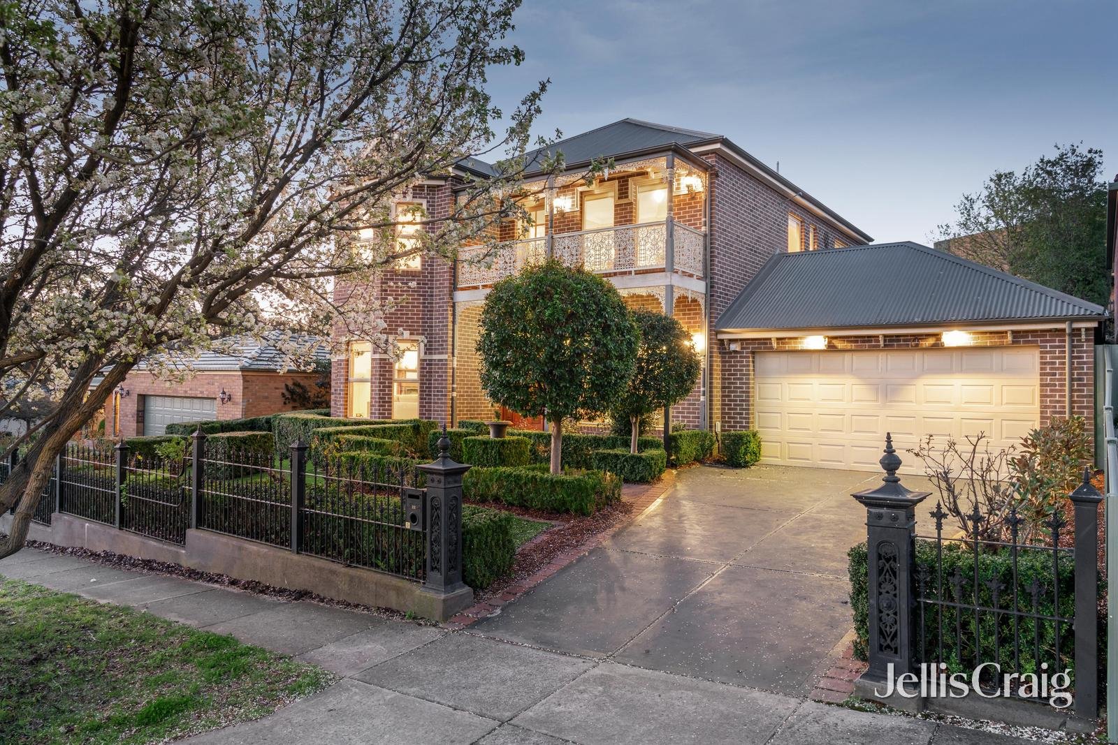 22 Viewgrand Way, Greensborough image 19