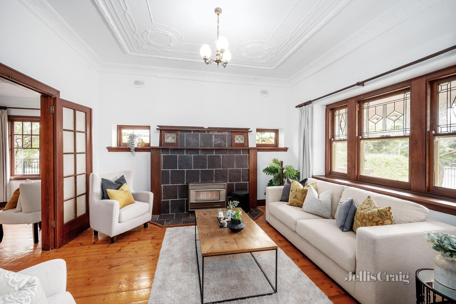 22 Violet Grove, Hawthorn image 4