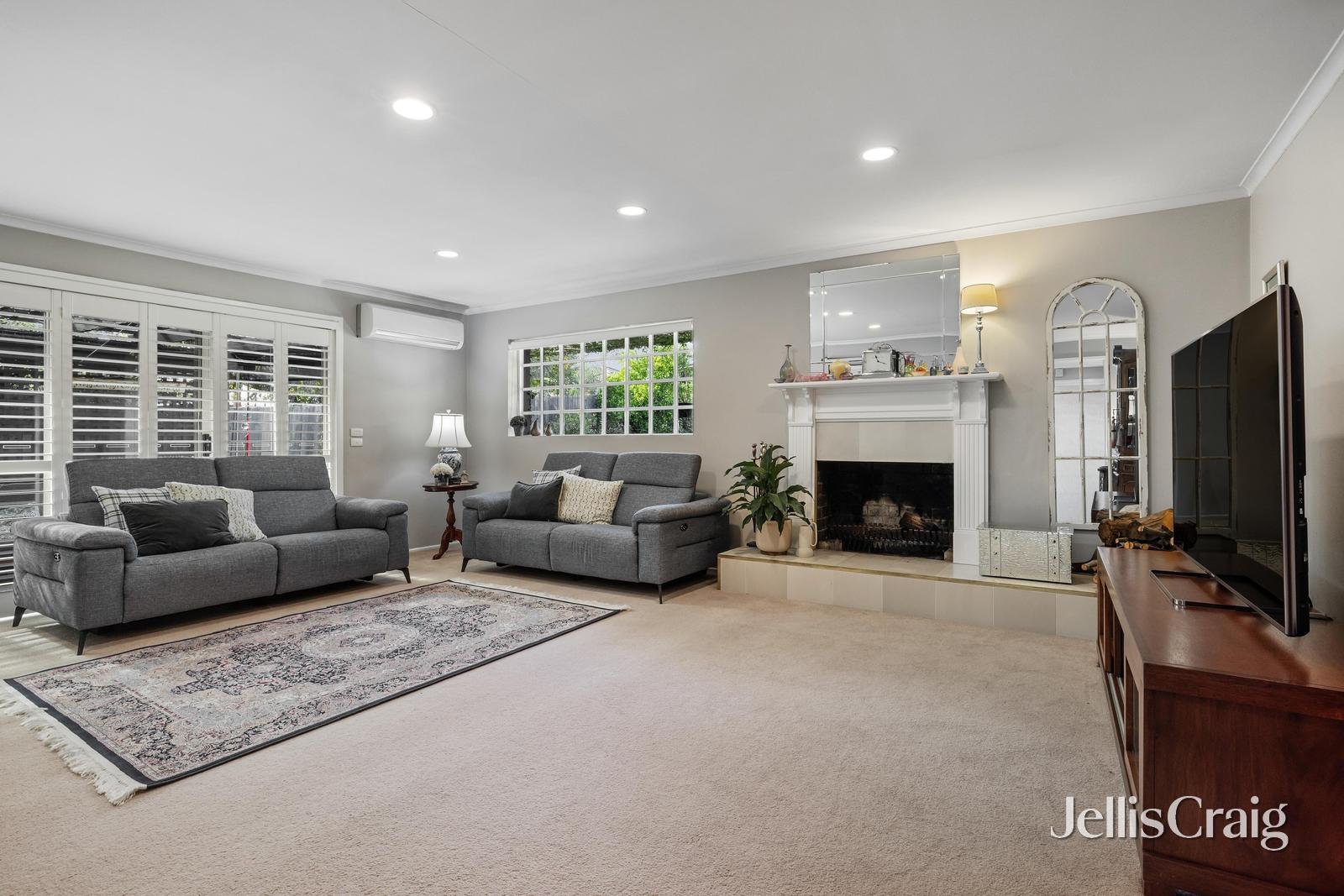 22 Wallace Way, Mooroolbark image 2