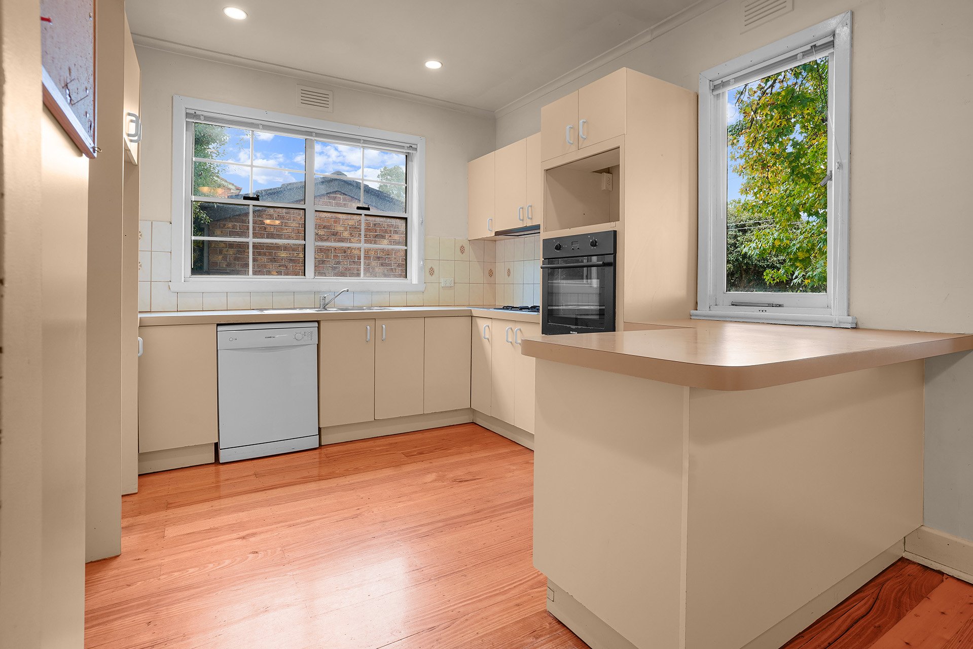 22 Wembley Avenue, Cheltenham image 3