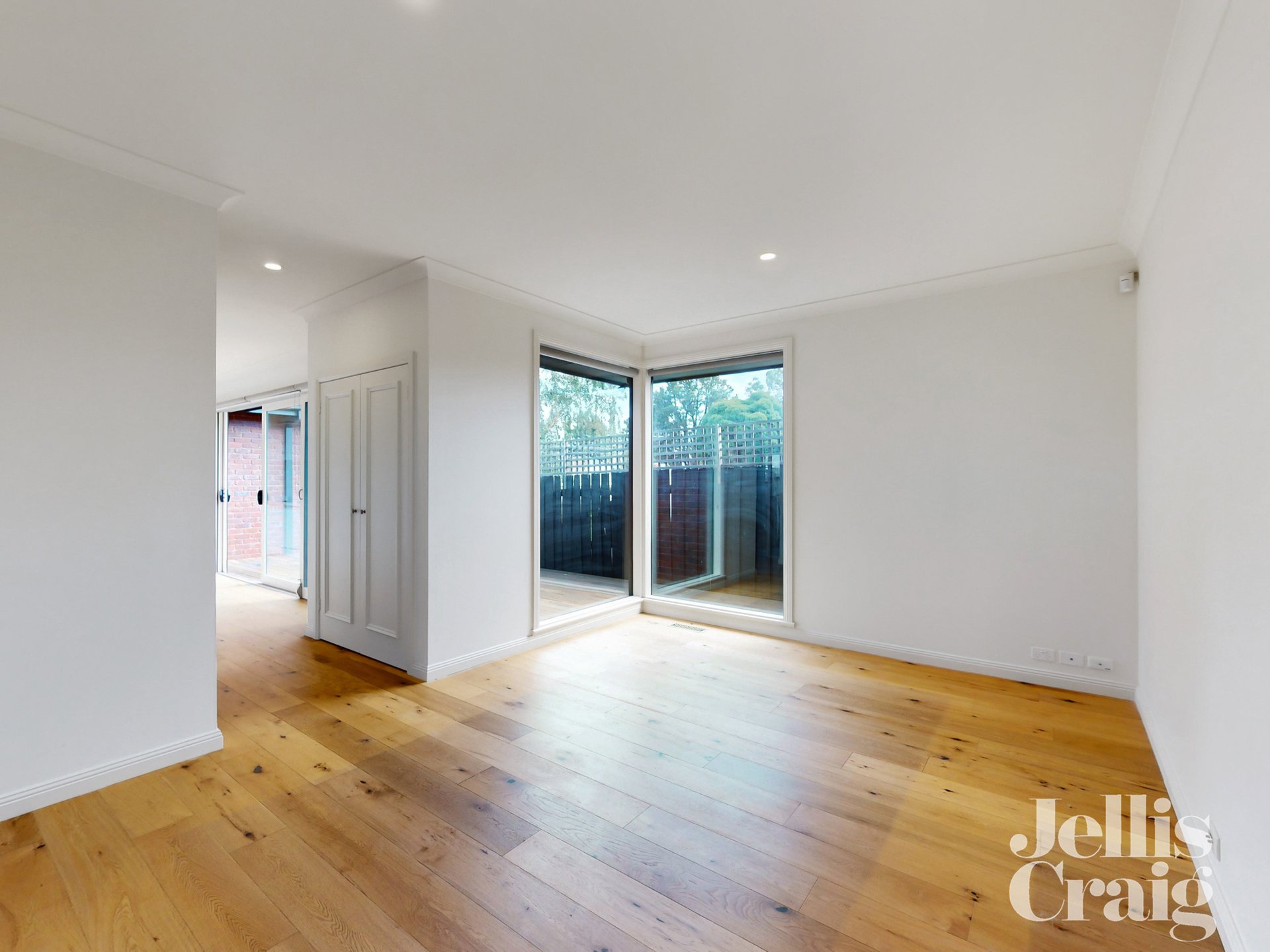 2/2 Weston Street, Balwyn image 8