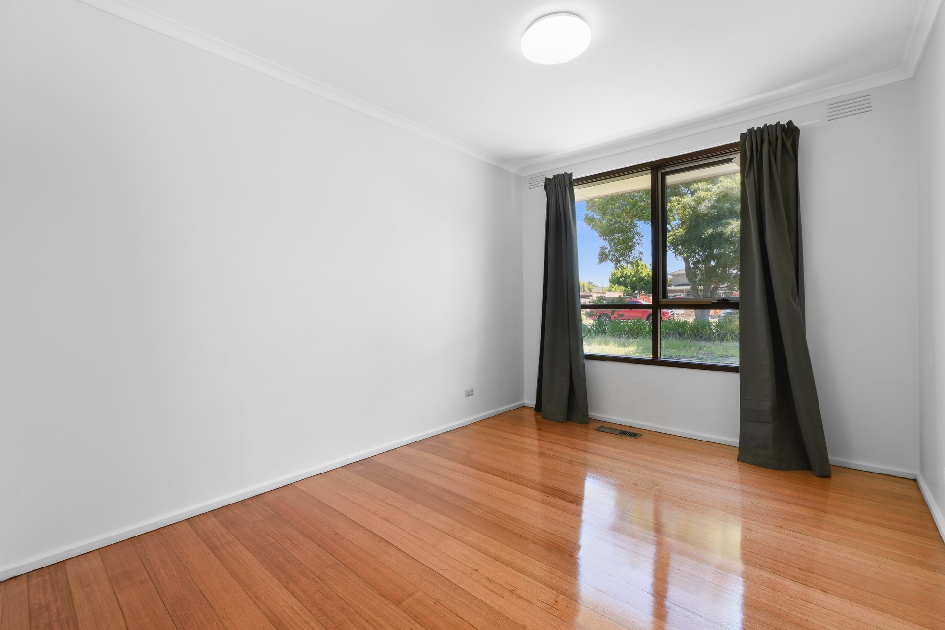 22 Winmalee Drive, Glen Waverley image 7