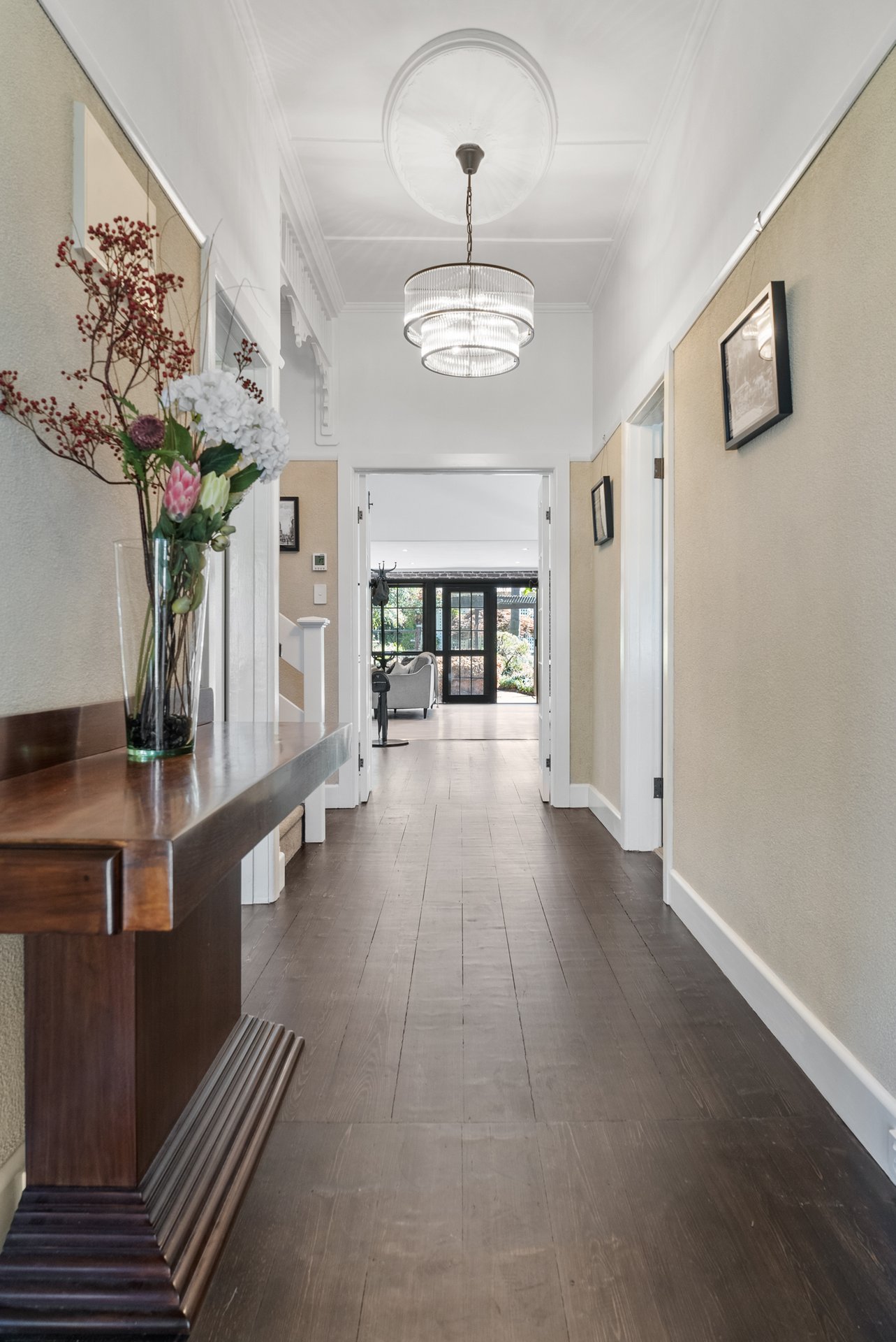 22 Woolley Street, Essendon image 4