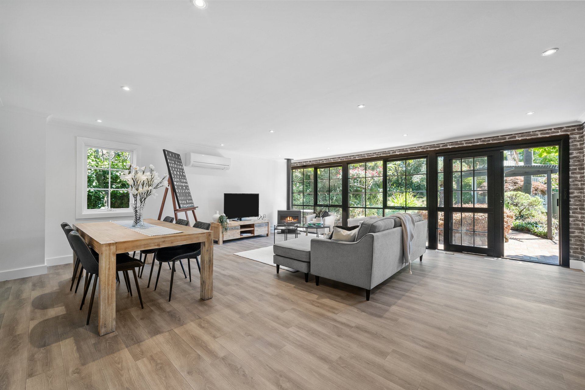22 Woolley Street, Essendon image 5