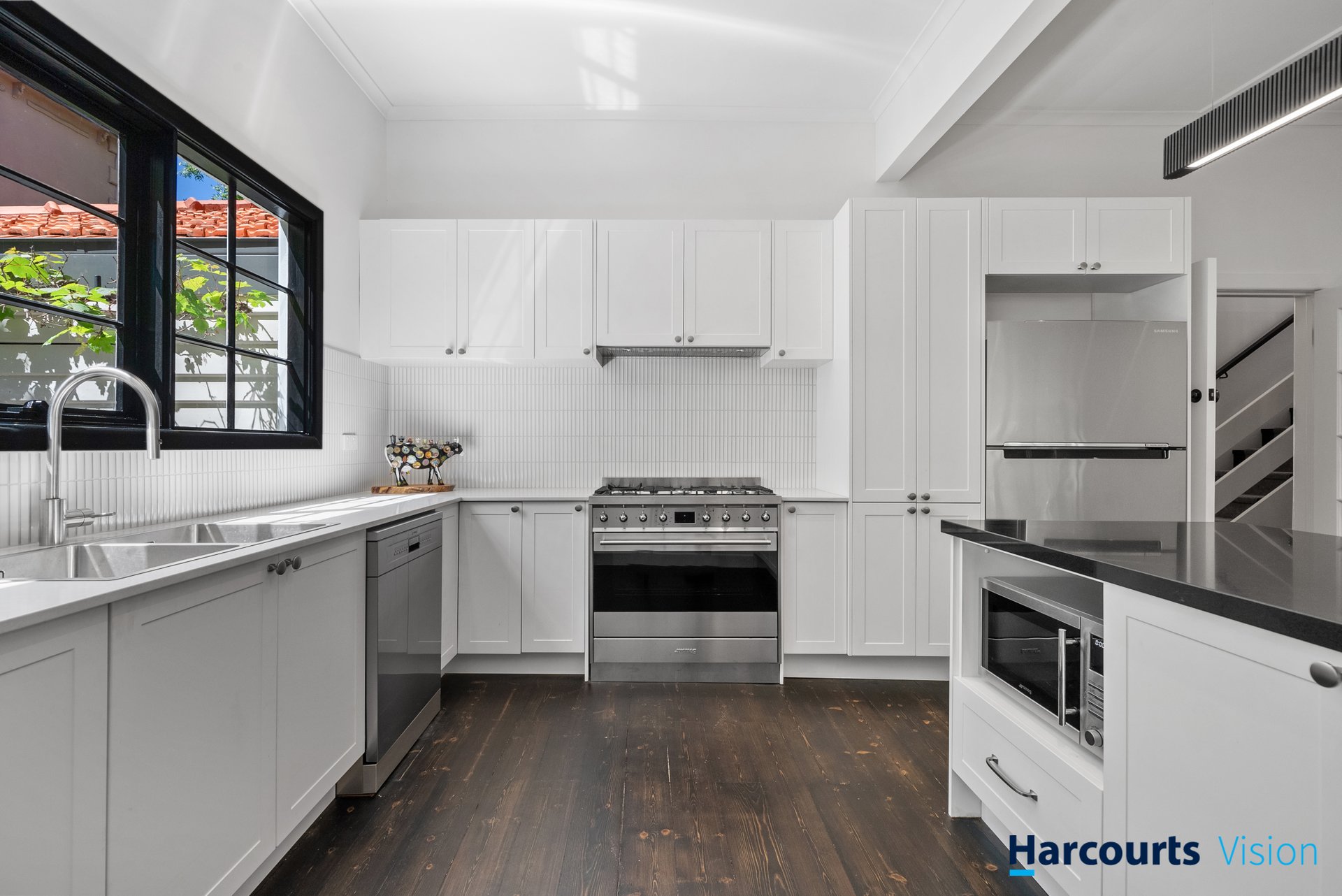 22 Woolley Street, Essendon image 6
