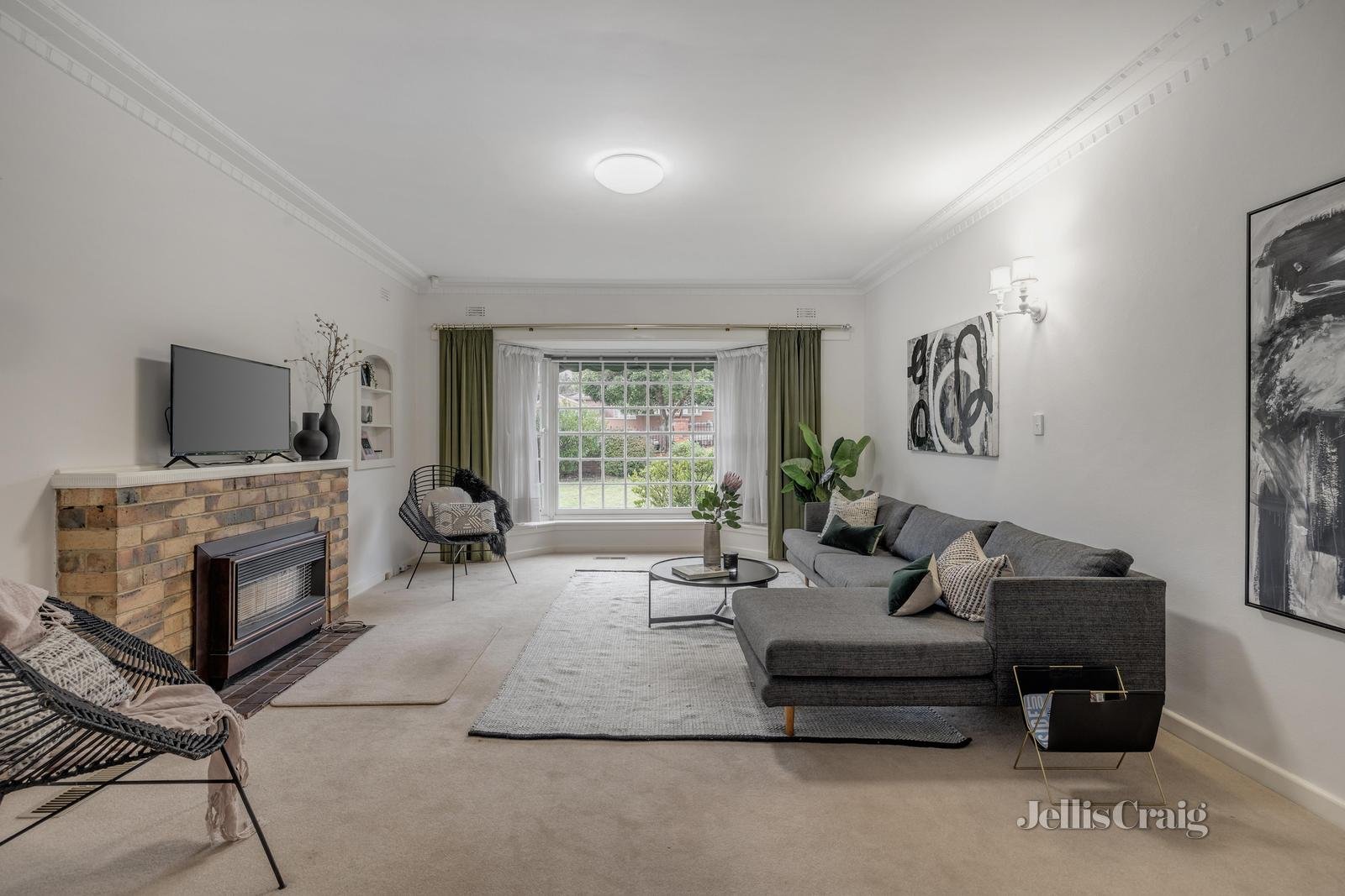 22 Yeovil Road, Glen Iris image 3