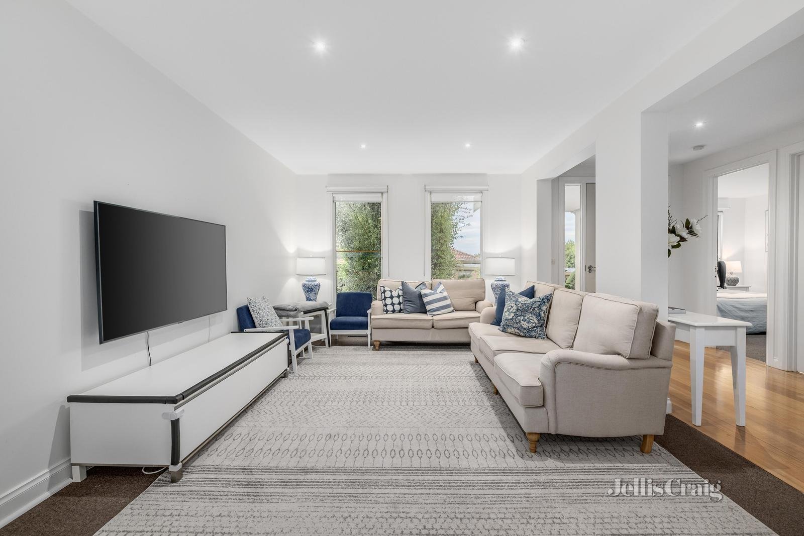 2/20 Brenbeal Street, Balwyn image 2