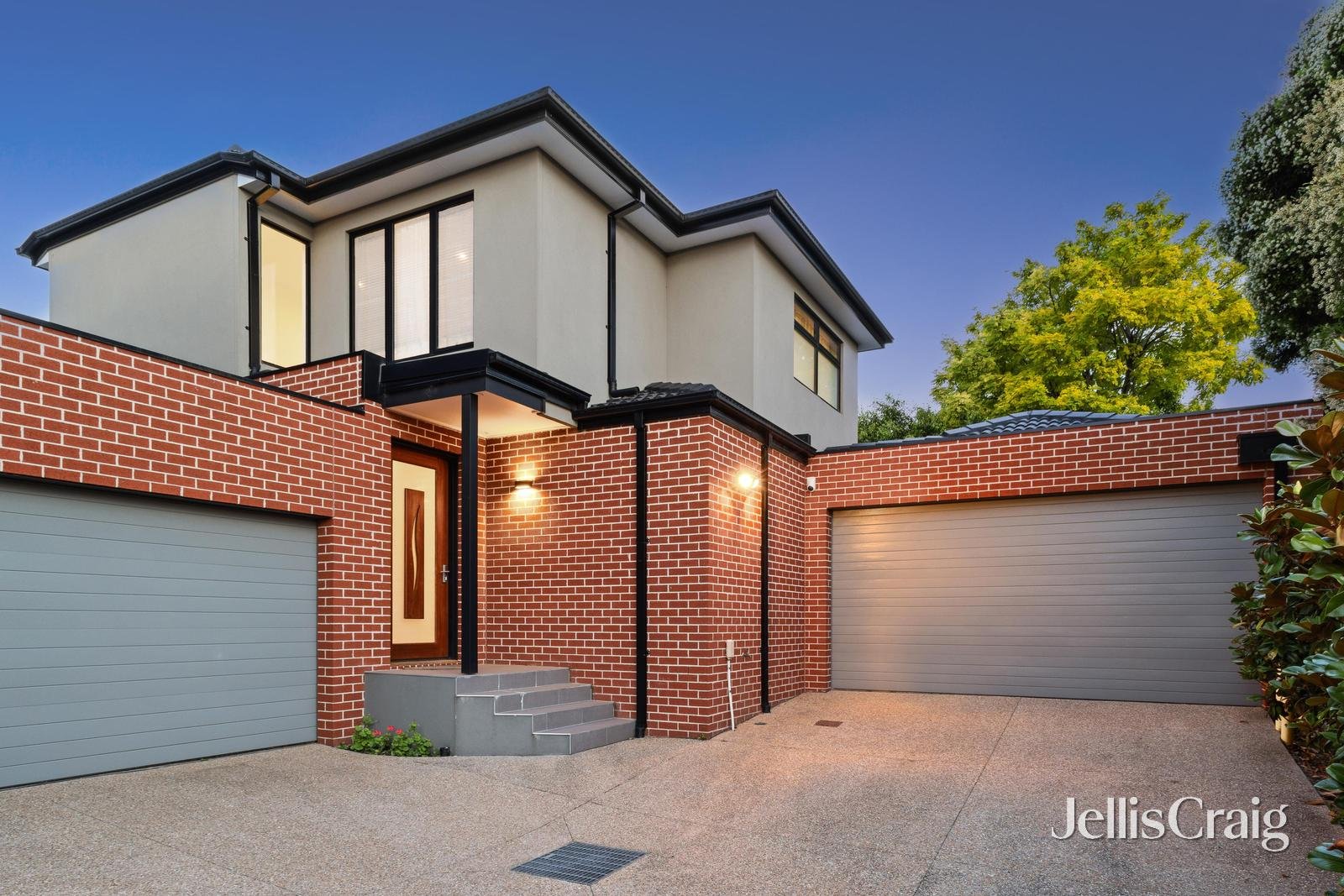 2/20 Camelot Drive, Glen&nbsp;Waverley image 1