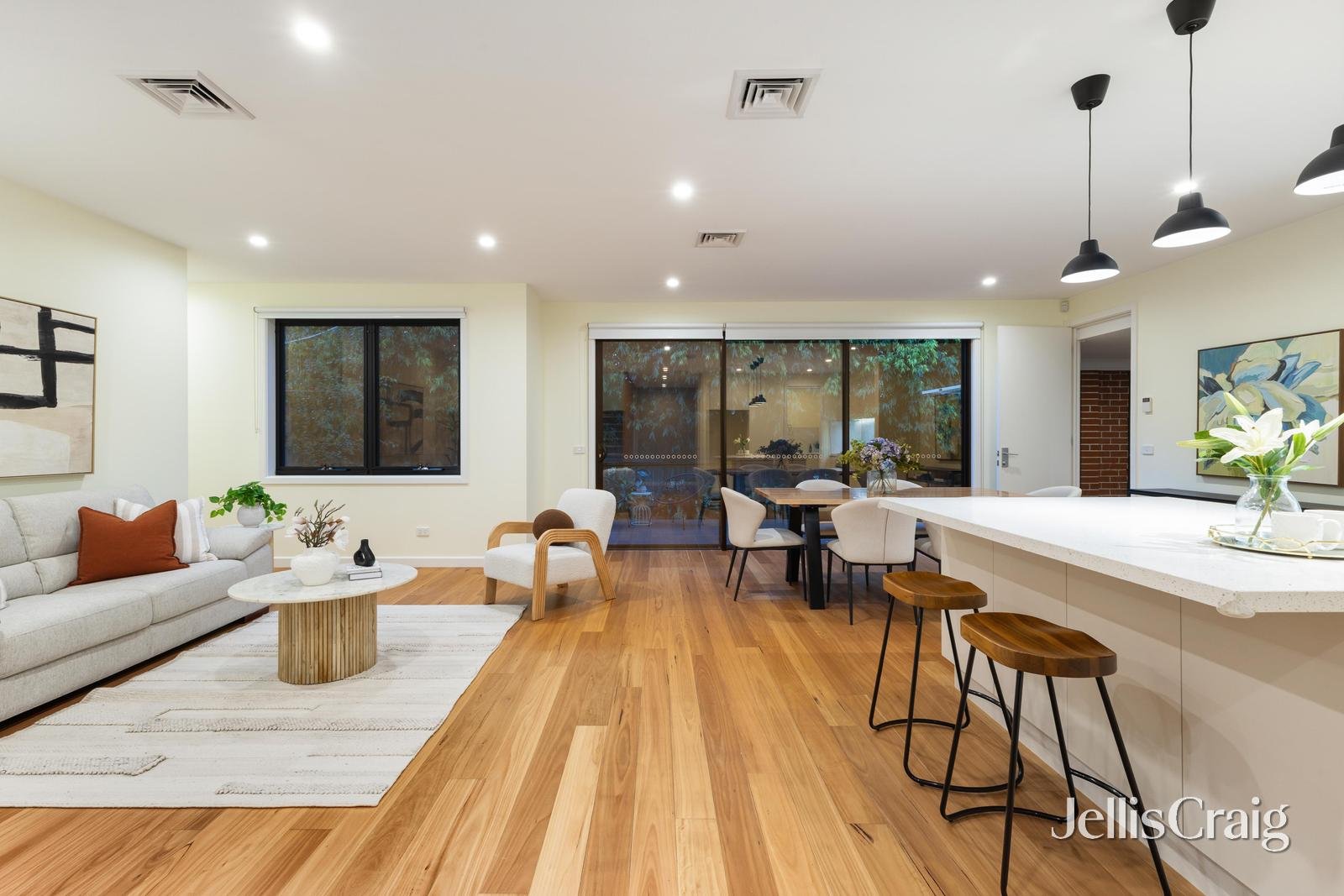 2/20 Camelot Drive, Glen&nbsp;Waverley image 5