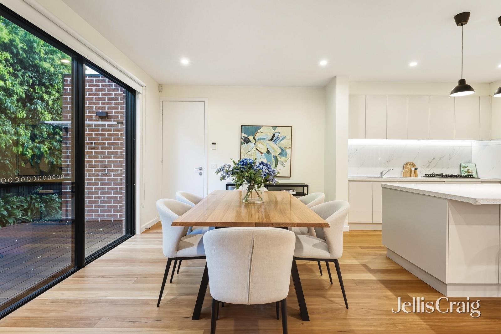 2/20 Camelot Drive, Glen&nbsp;Waverley image 8