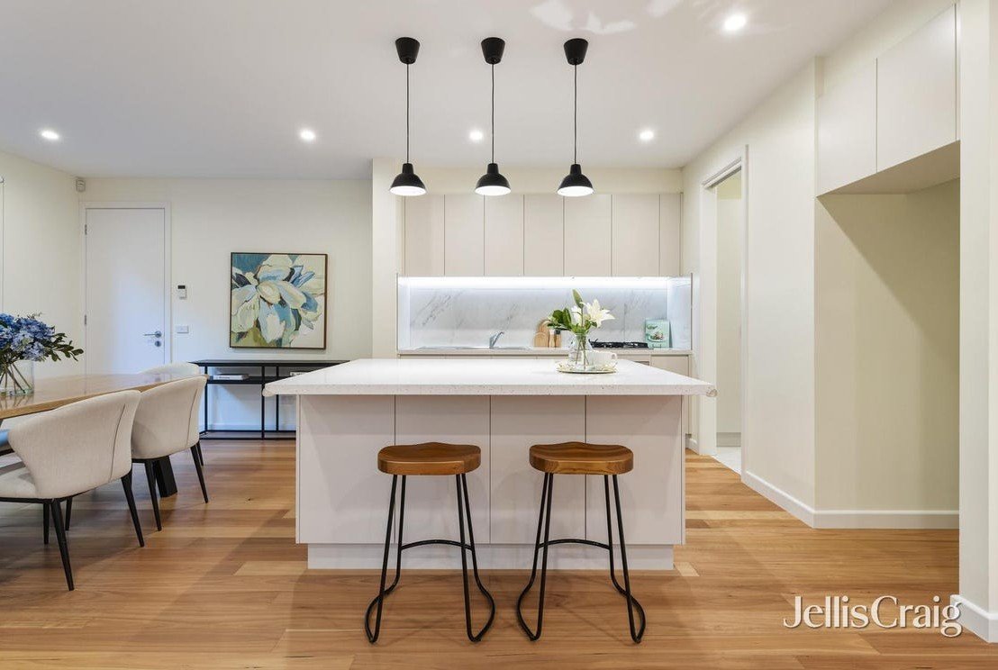 2/20 Camelot Drive, Glen&nbsp;Waverley image 4