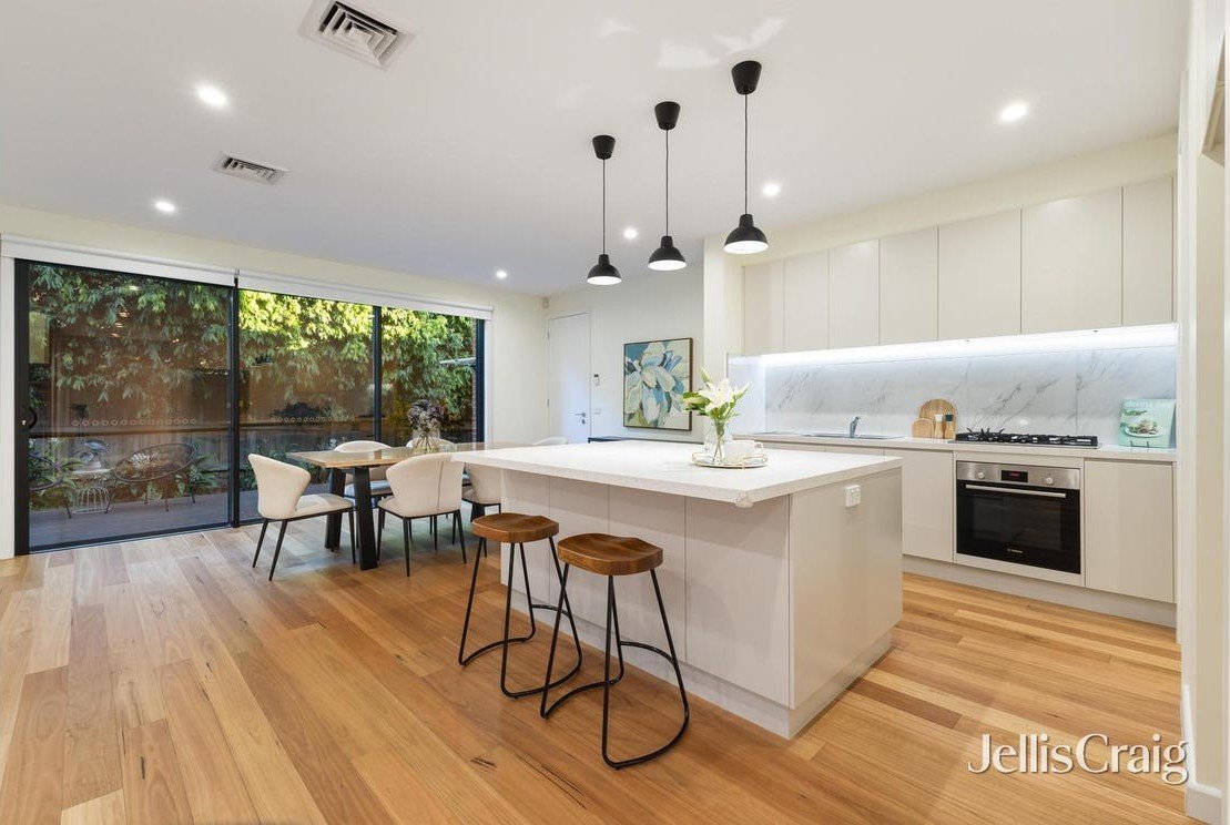 2/20 Camelot Drive, Glen&nbsp;Waverley image 5