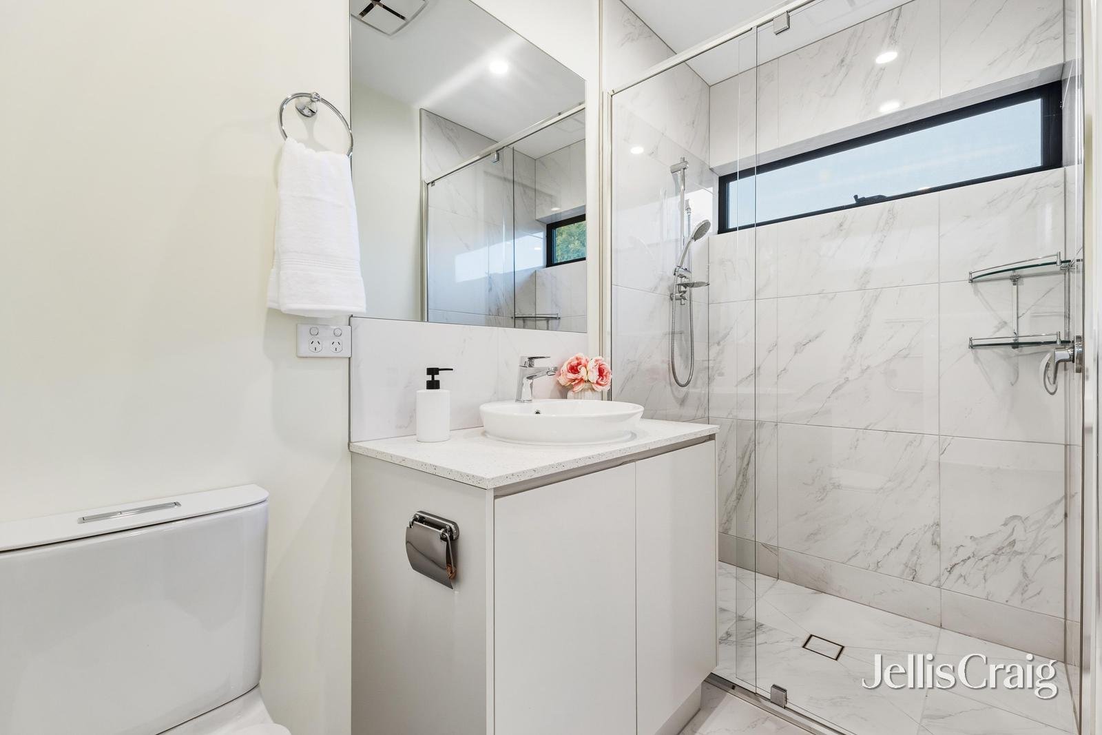 2/20 Camelot Drive, Glen&nbsp;Waverley image 15