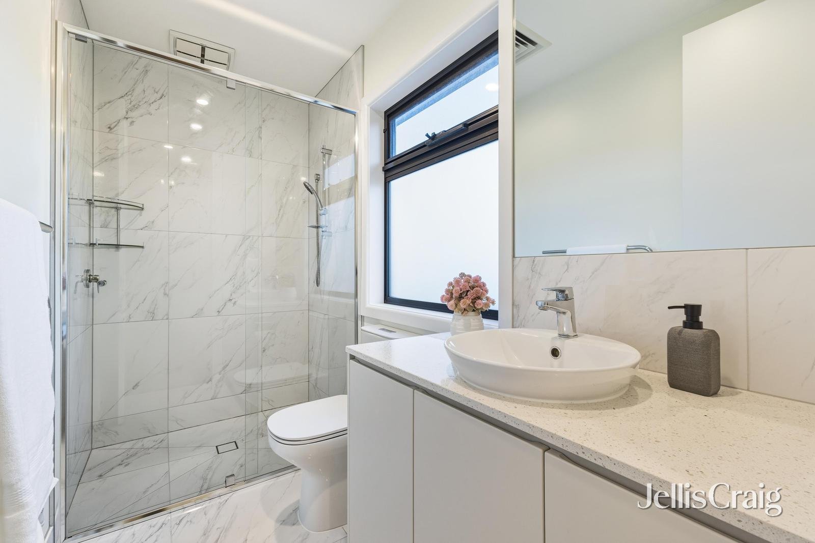 2/20 Camelot Drive, Glen&nbsp;Waverley image 16