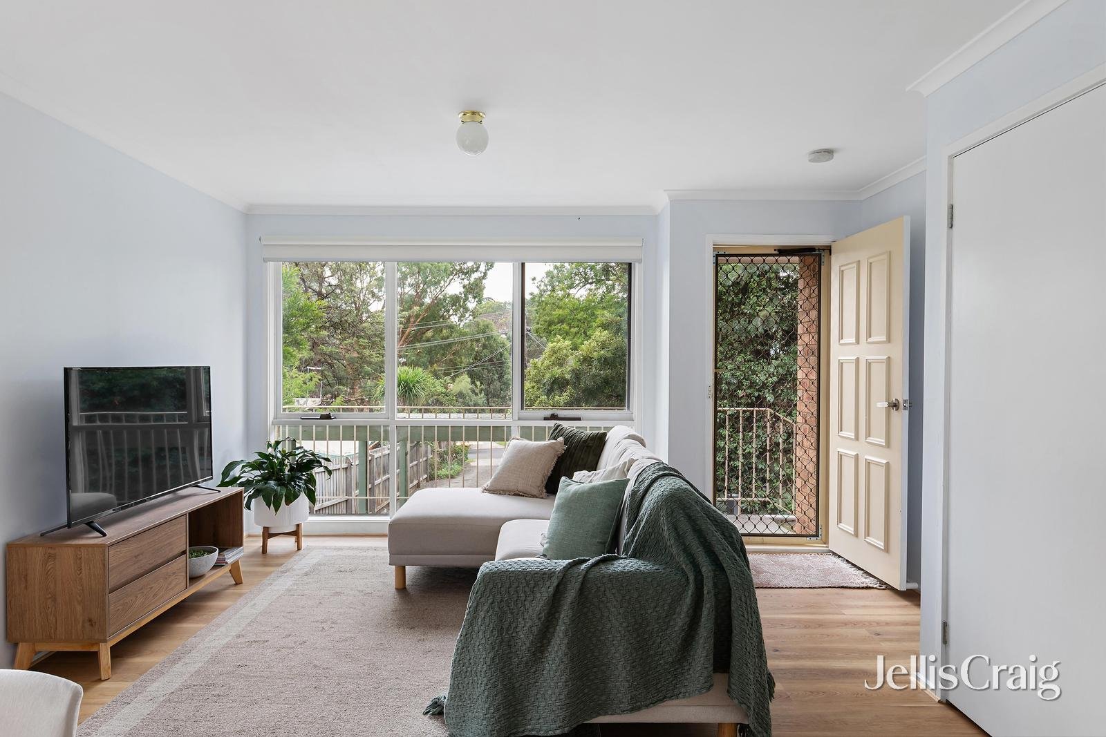 2/20 Cecil Street, Eltham image 4