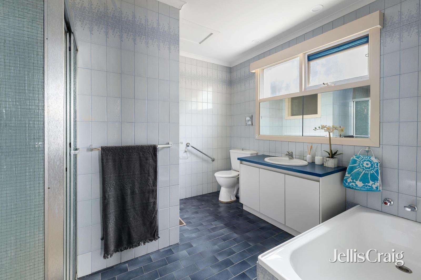 2/20 Clonaig Street, Brighton East image 9
