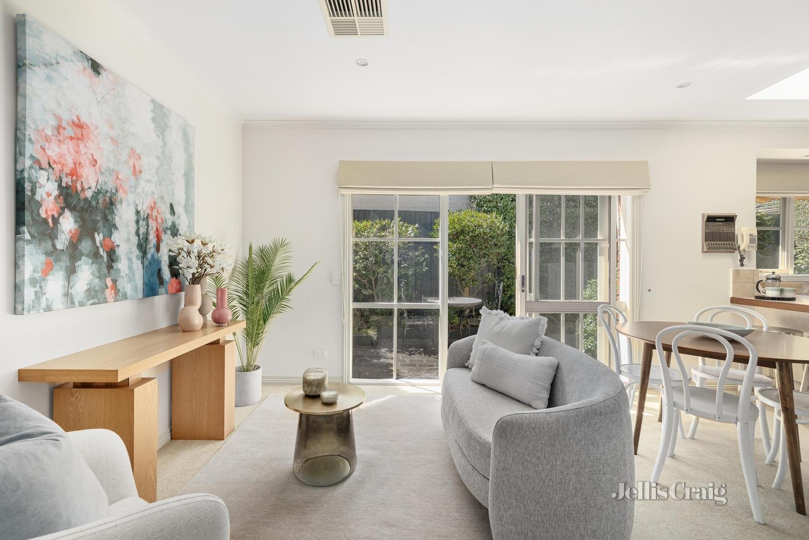 2/20 Doonkuna Avenue, Camberwell image 4