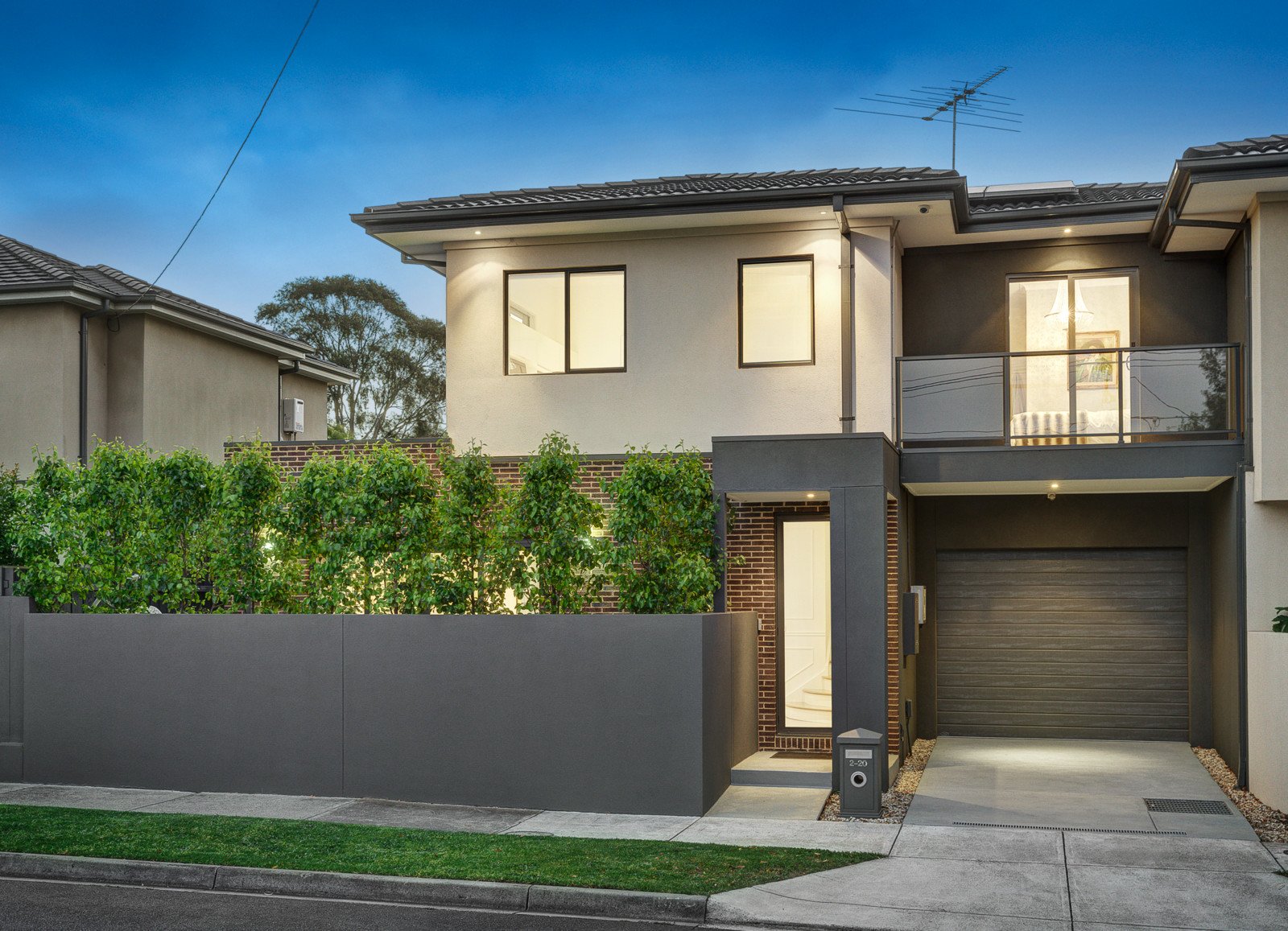 2/20 Goode Street, Malvern East image 1