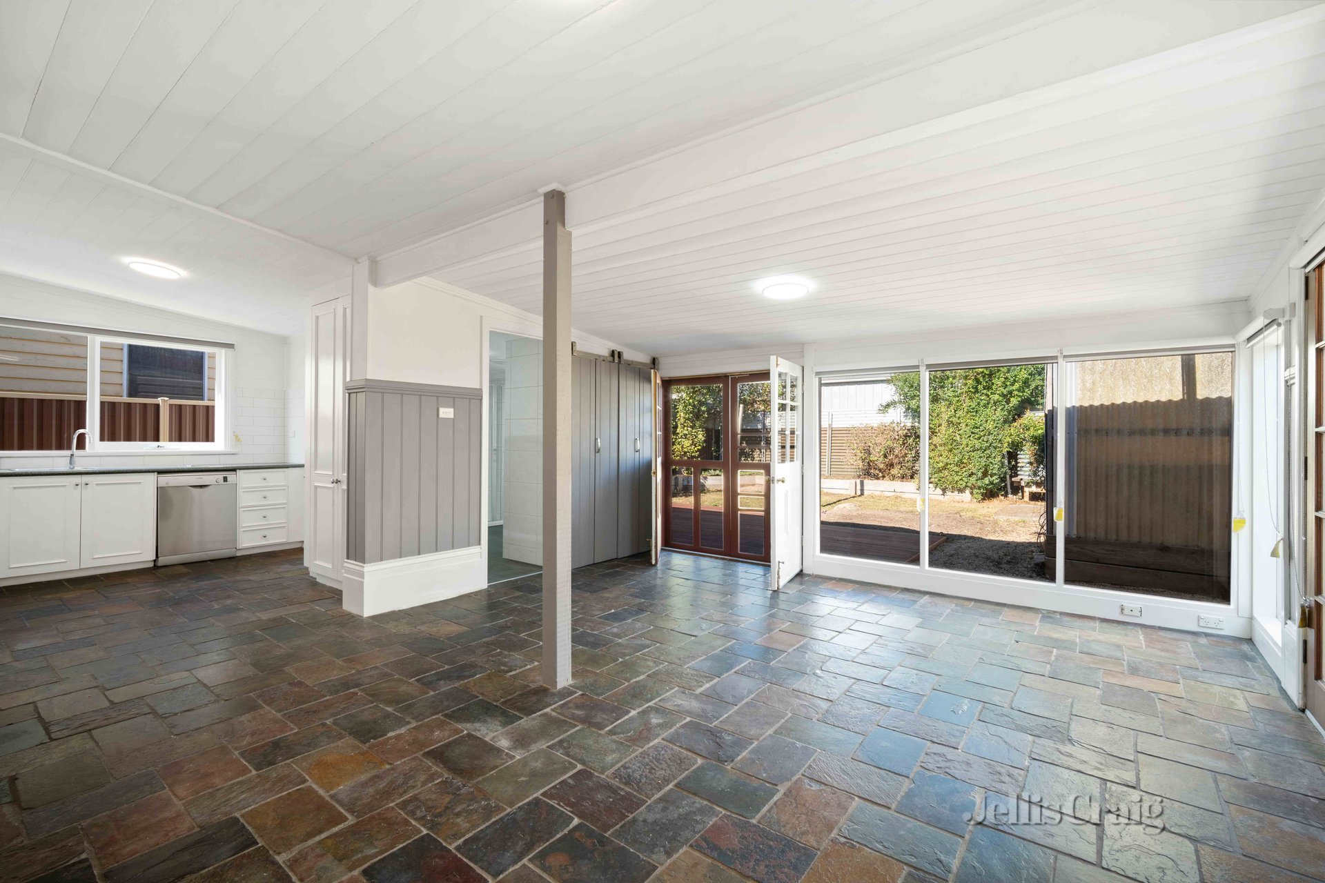 220 Humffray Street North, Ballarat East image 4