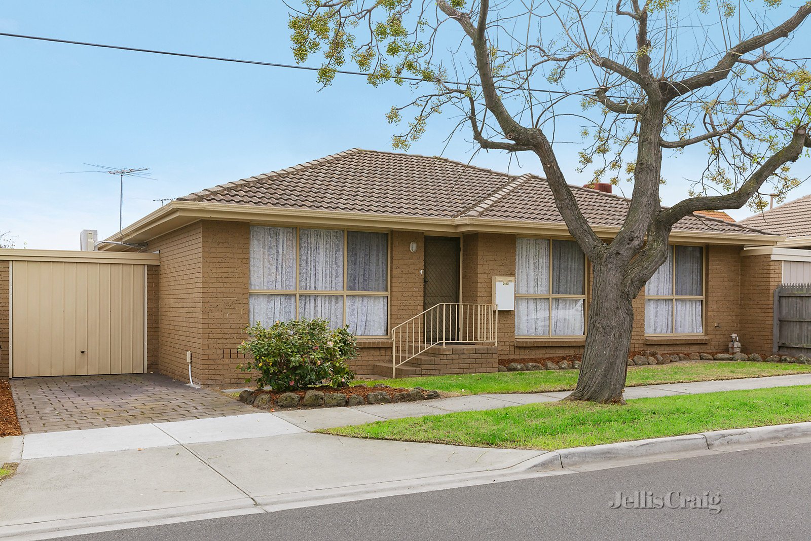 2/20 Kennedy Street, Bentleigh East image 1
