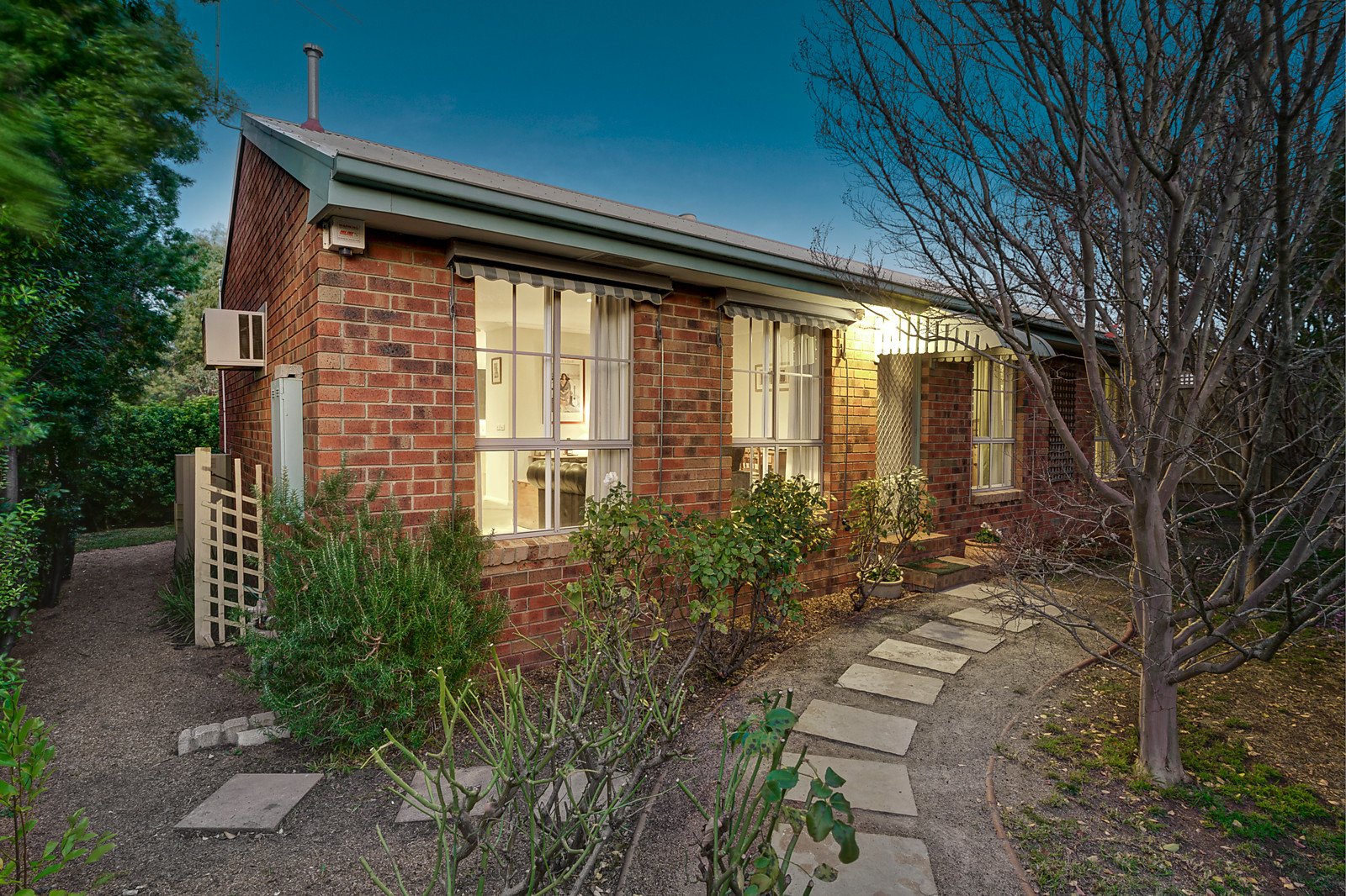 2/20 Kevin Street, Mount Waverley image 1