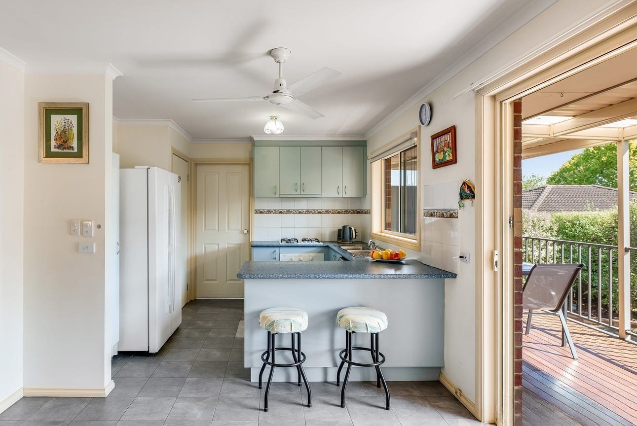 2/20 Maidstone Street, Ringwood image 1