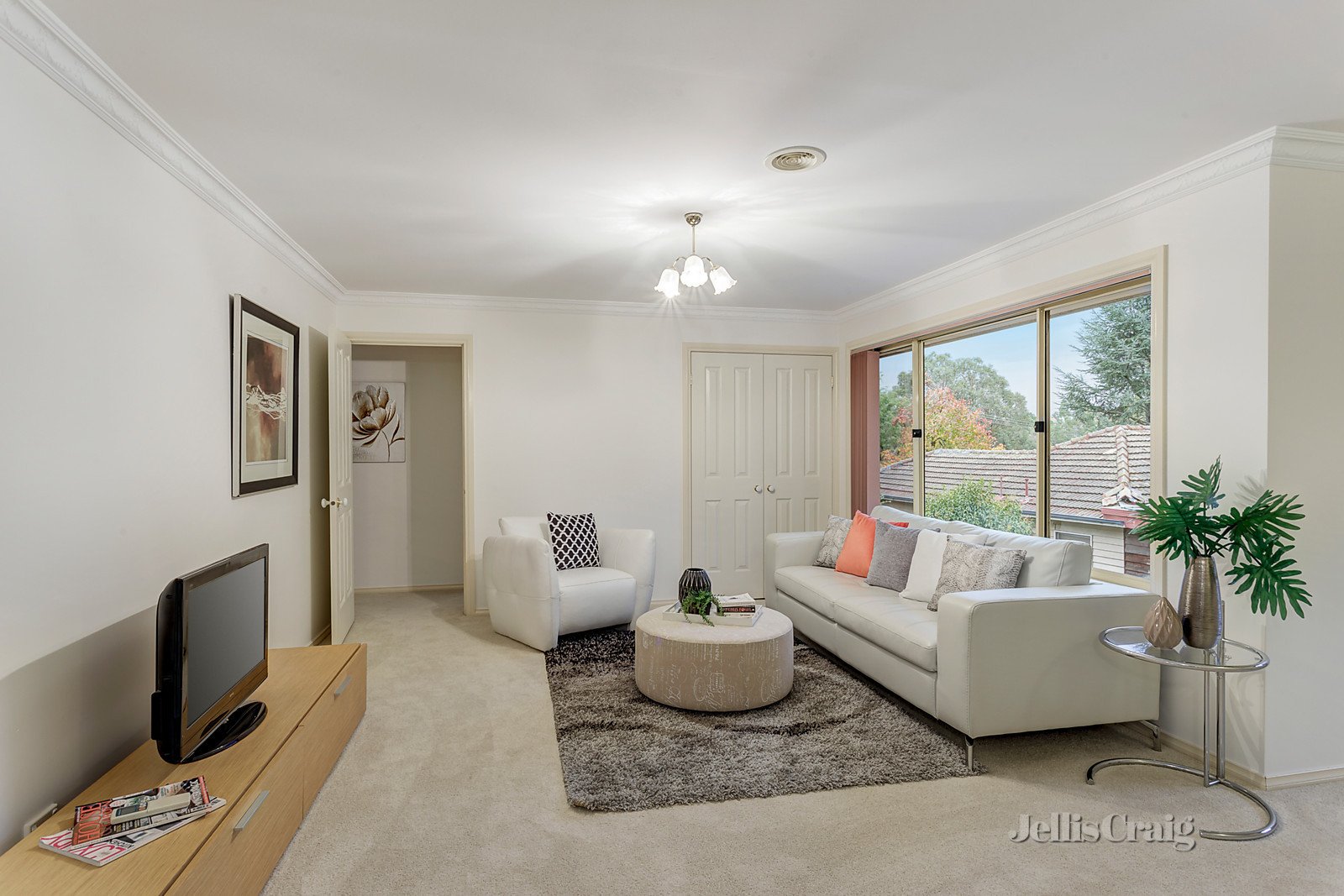 2/20 Meadow Crescent, Mount Waverley image 2