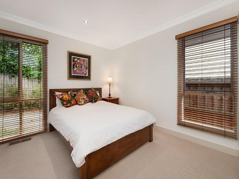 2/20 Orchard Crescent, Mont Albert North image 5