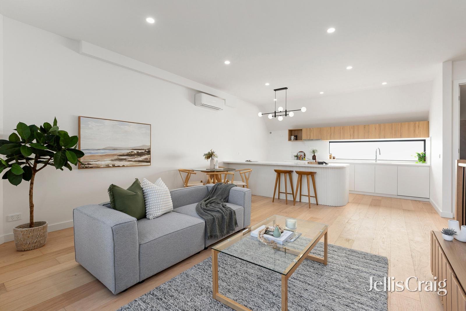 2/20 Staley Street, Brunswick image 1