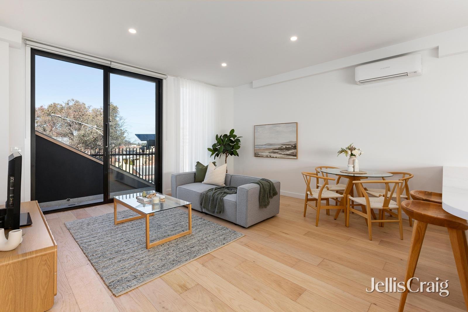 2/20 Staley Street, Brunswick image 1