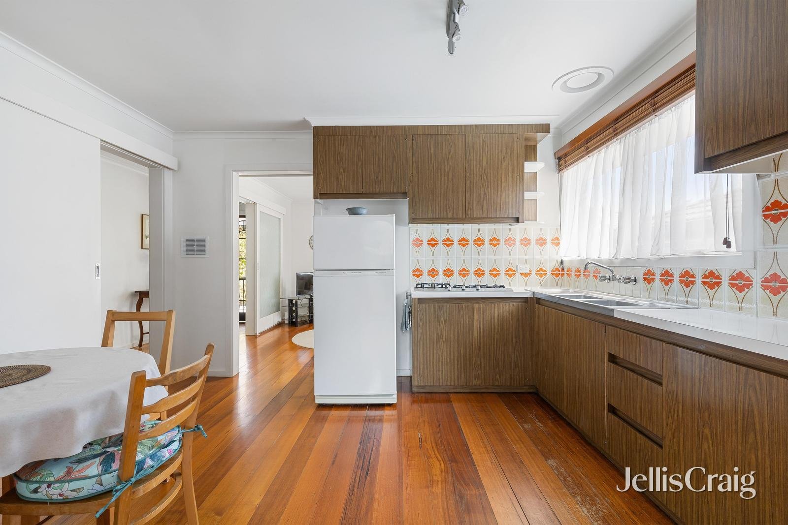 2/20 Thornton Avenue, Surrey Hills image 3