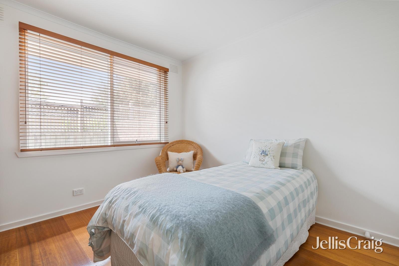 2/20 Thornton Avenue, Surrey Hills image 5