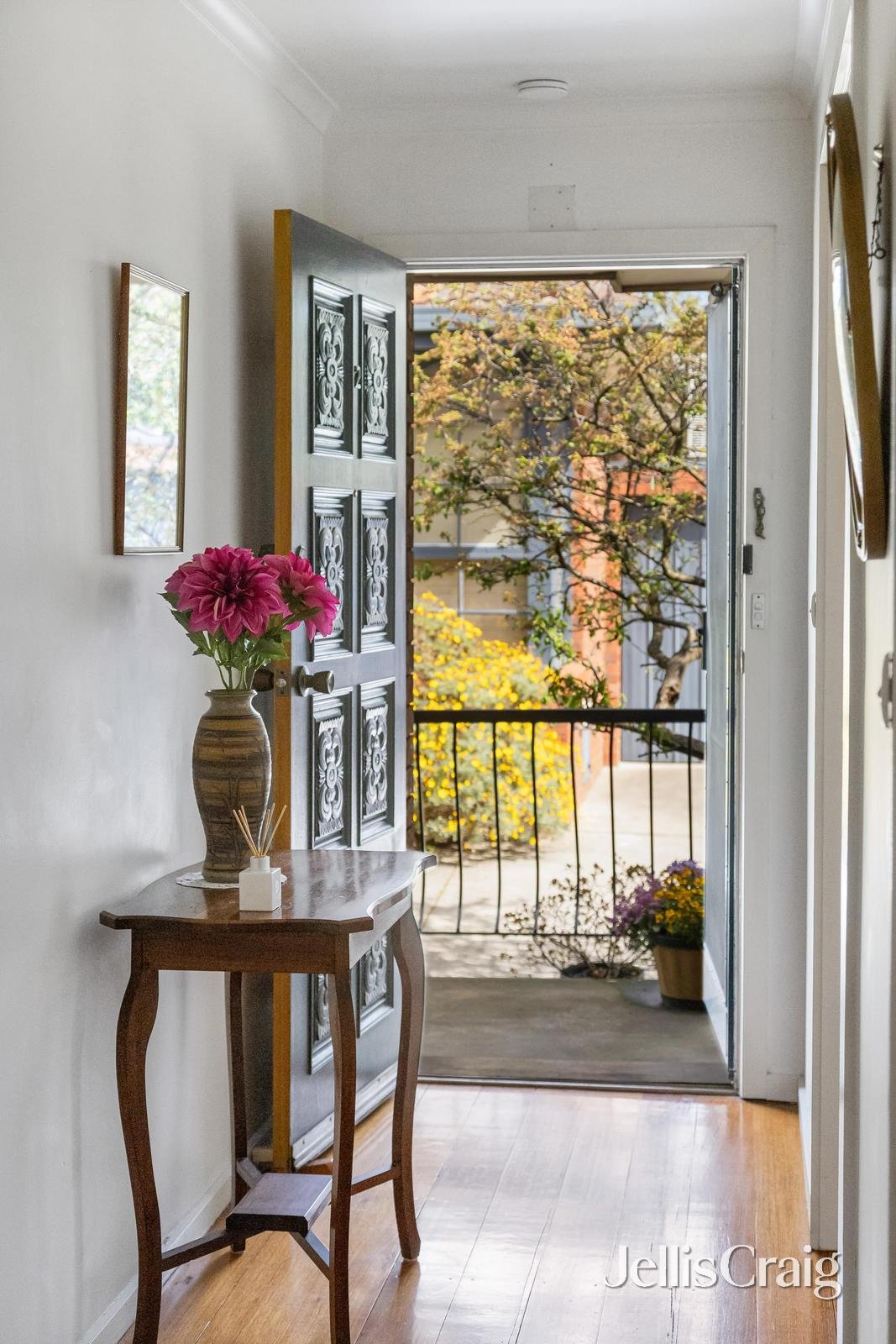 2/20 Thornton Avenue, Surrey Hills image 8