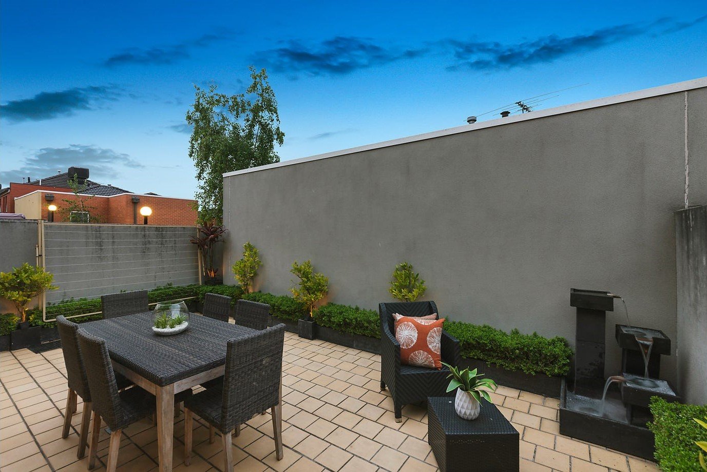 2/20 Tulloch Grove, Glen Waverley image 8