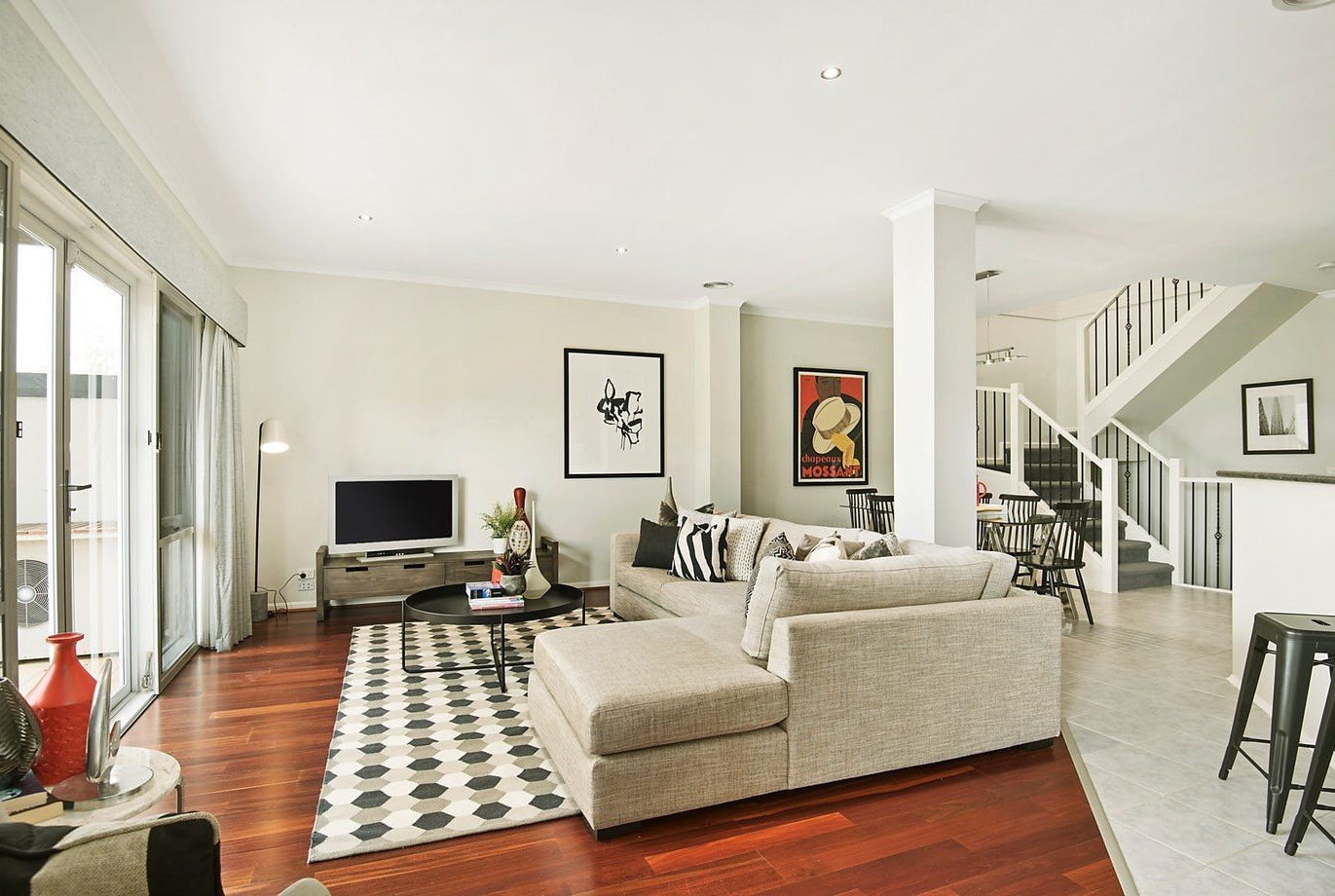 2/20 Tulloch Grove, Glen Waverley image 2