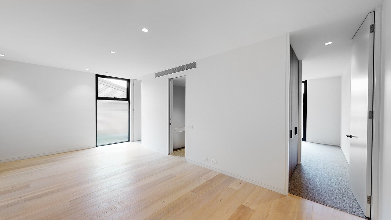 2/200 Cotham Road, Kew image 4