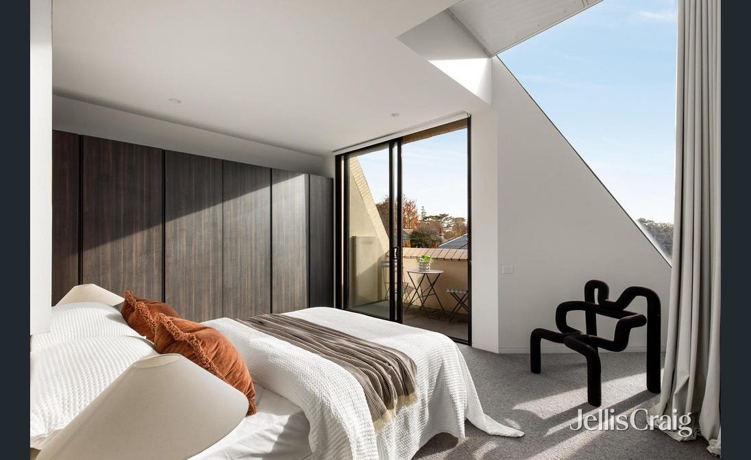 2/200 Cotham Road, Kew image 2