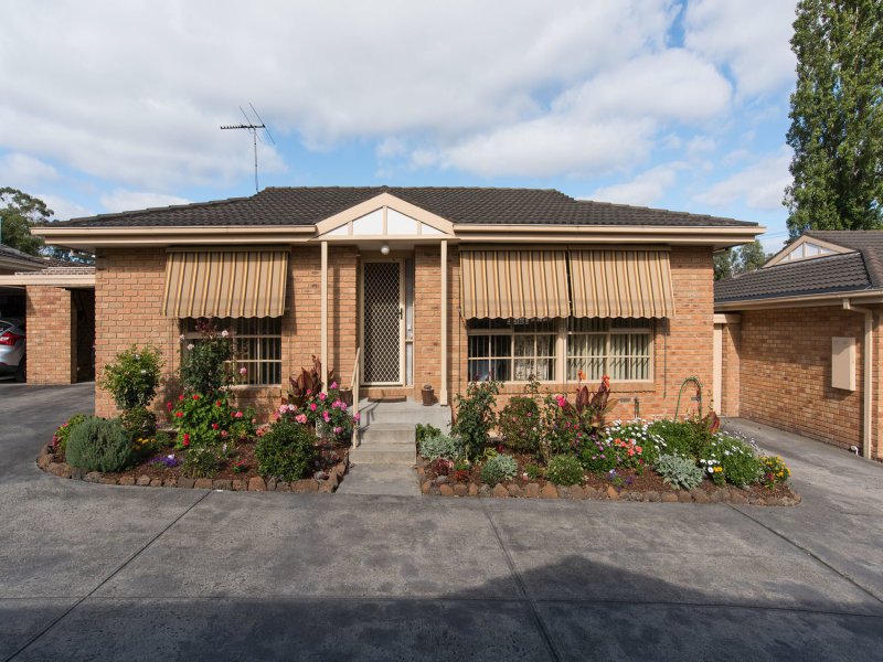 2/200 Hull Road, Mooroolbark image 1