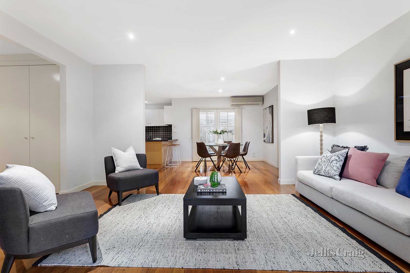 2/200 Tucker Road, Bentleigh image 3